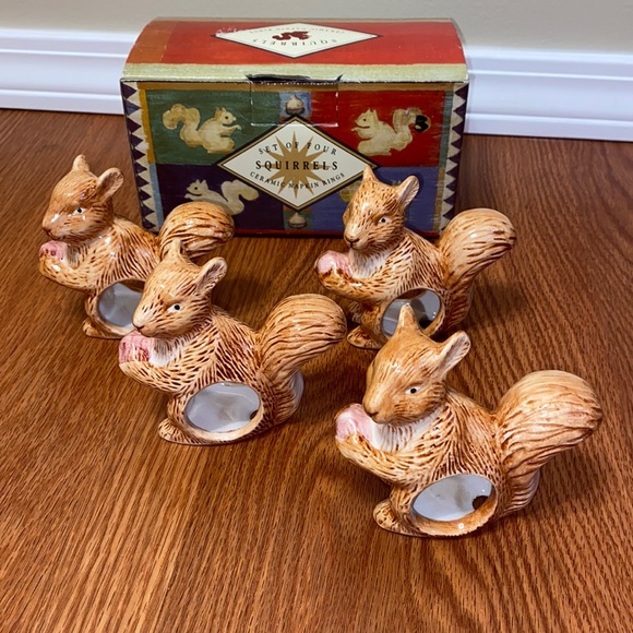 Set of 4 Vintage Ceramic Squirrel Napkin Rings Holders. Autumn, Fall, Thanksgivi - Picture 1 of 3